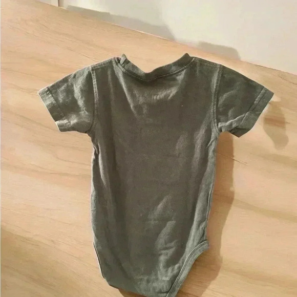 3xNWOT Game-side USF 18mo onesies. Discount w bundling! - Picture 12 of 12